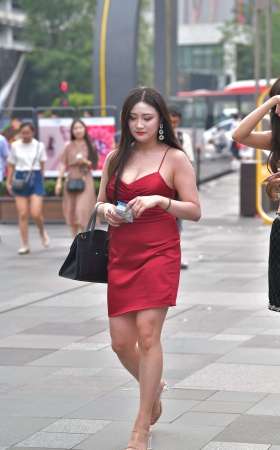 J141红衣