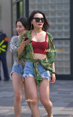 美臀半拉热裤 [17P]