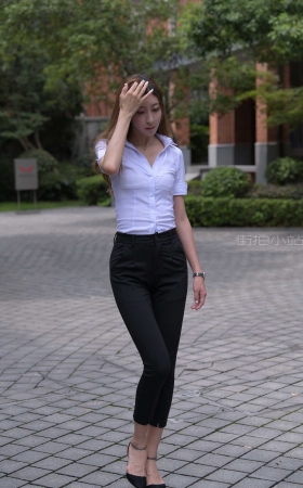 [一只麋鹿专区] 黑色西裤美女<font color=red> [10P]</font>