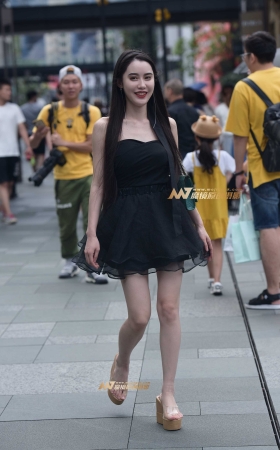 吊带连衣裙美女 [15P]