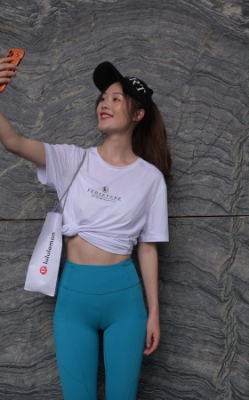 699蓝色瑜伽裤小姐姐
