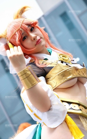 金色抹胸coser [17P]