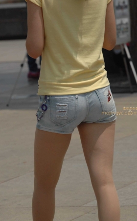 2016-08-06妹妹的小短裤翘臀29张 [29P]
