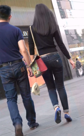 紧身美女小姐姐