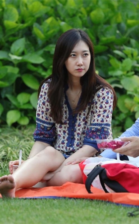 No740 如假包换的性感韩妹上演赤足诱惑 第2套