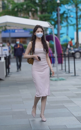 粉色长裙