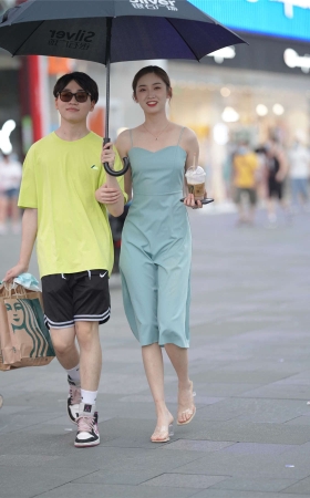 长裙小姐姐