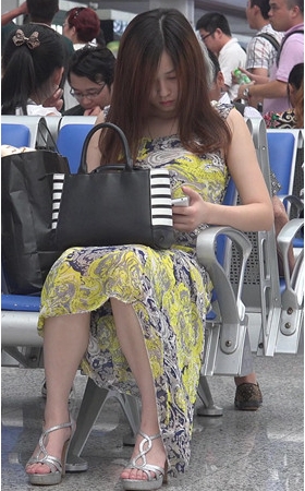 长裙女孩