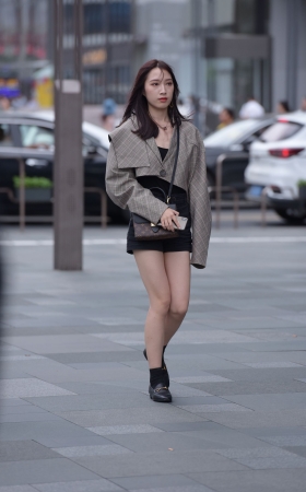 短裤美女