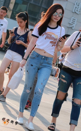 肚脐 浅蓝色紧牛美女 [25P]