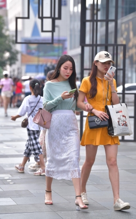 气质相当优雅的小姐姐