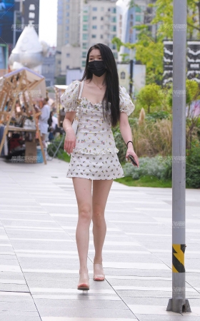 白皙美腿小姐姐 [17P]