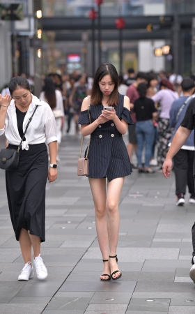 美腿小姐姐