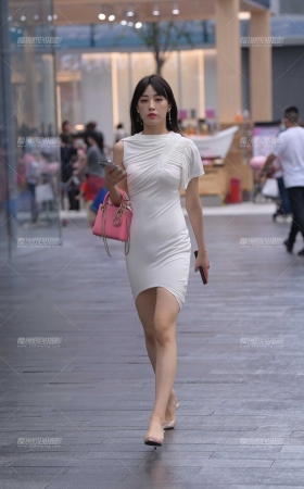性感贴身裙小姐姐 [17P]