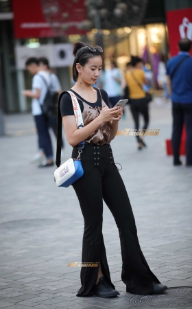 高腰裤 藏不住的小翘臀 [13P]