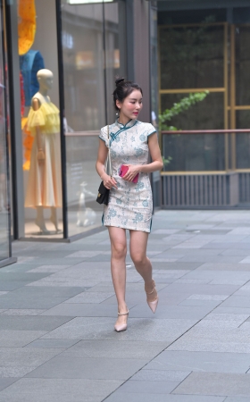 紧身旗袍风，美腿美女