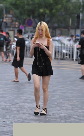 金发美腿小姐姐3A3766[741M]