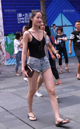 拖鞋穿的都这么有气势 [15P]