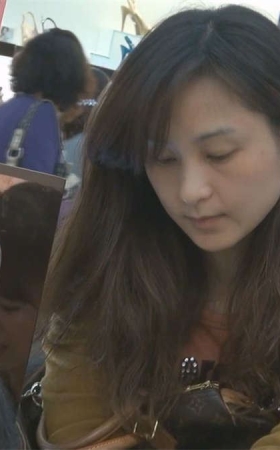 看美女试鞋，我总是兴意盎然