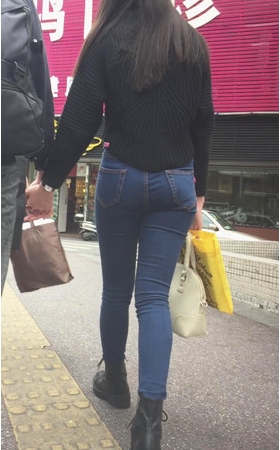牛仔裤妹子