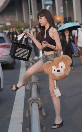 长腿美背