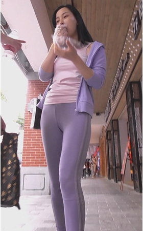 紧身裤女孩