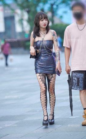 网袜辣妹 [21P]