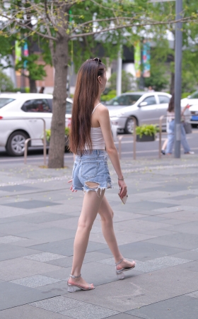 性感的热裤美腿女友