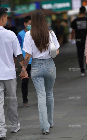 饱满de紧牛女友 [18P]