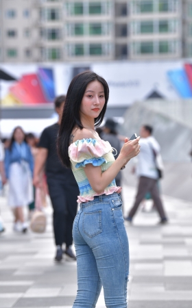 甜美紧牛小姐姐