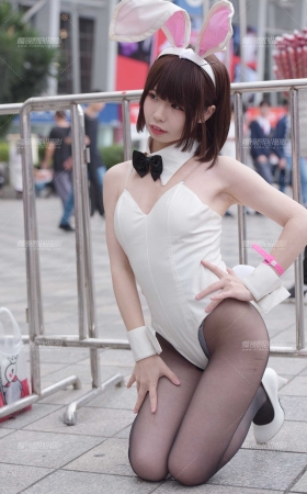 肉丝的美女 [18P]