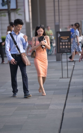 连体包臀裙长裙美女