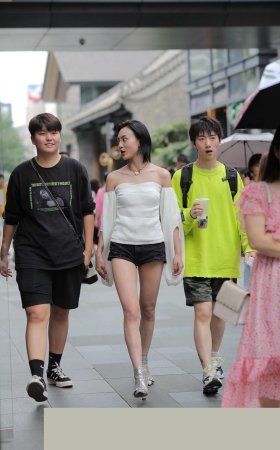 短发美女 映衬女性的优雅气质3A1336[226M]
