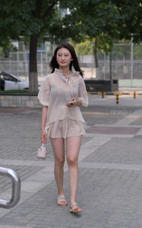 [一始专区] 褐色纱裙美女<font color=red> [10P]</font>
