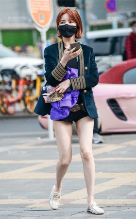 秀气的妹子长腿月牙美 [22P]