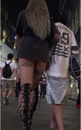 夜拍豪放的小姐姐