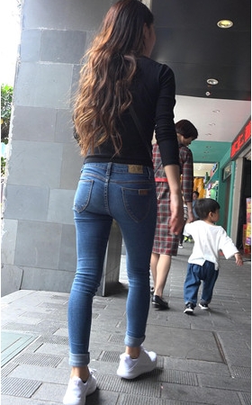 蓝牛长发美女