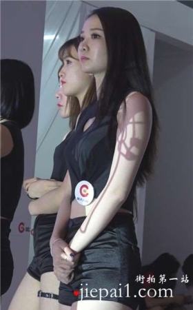 极品性感美臀小清新女神姐姐。