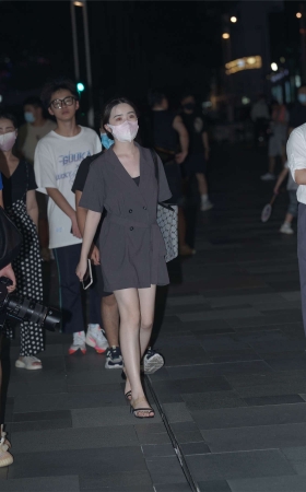 包臀裙小姐姐