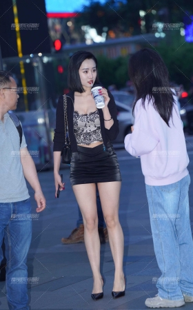 美腿御姐 [15P]