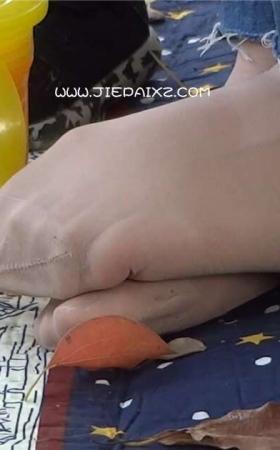 短丝袜 [382 MB/MP4]