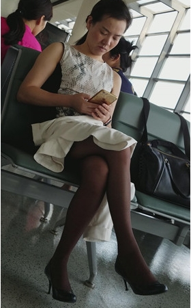 白裙黑丝妹子