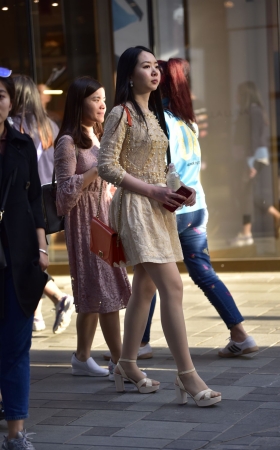肉丝连衣裙长腿美女