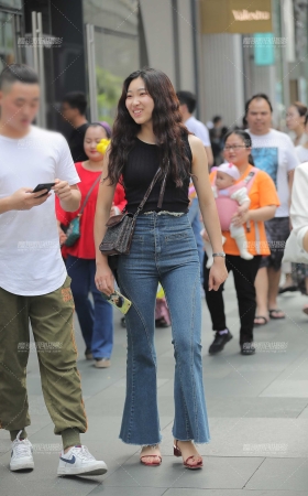 紧臀 [19P]