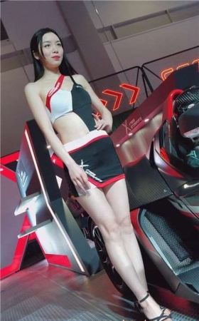 4k-白皙性感美腿靓妹