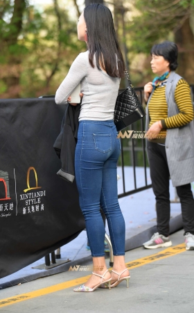 2018秋冬上海时装周外场-Day 4-紧牛 [13P]