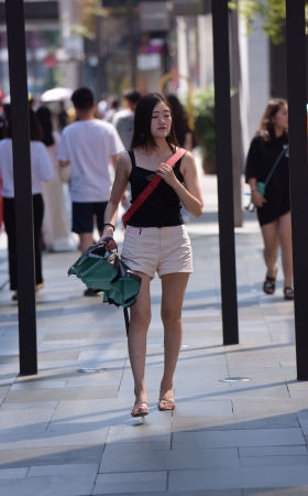 短裤美女