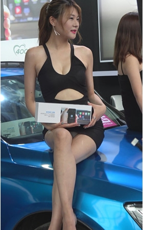 漂亮的连体包臀裙小姐姐