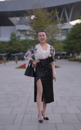 韵味的肉丝高跟美女