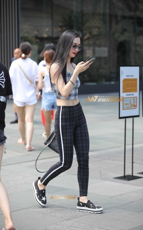爱笑的女孩 [13P]